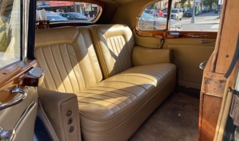 Luxury Classic Rolls Royce Silver Cloud White