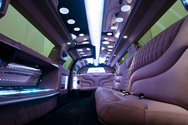 Chrysler 300 Stretch Jet Door Limousine
