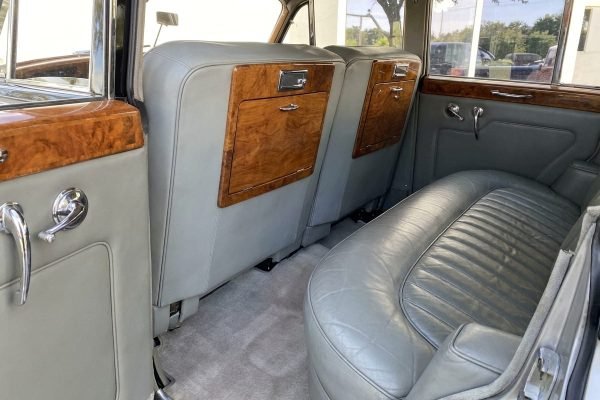 Copy_of_1960-rolls-royce-silver-cloud_(25).jpg_202605012124