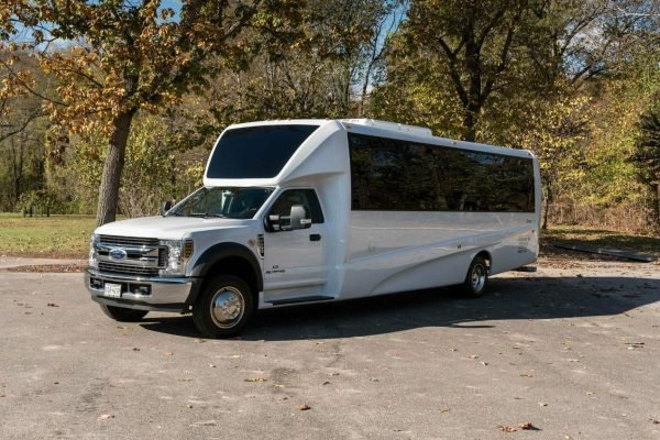 Queen Anne Party Bus for 20 Passengers