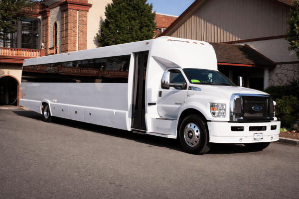 ford-f-750-party-bus-n4