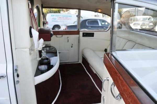 Luxury Classic Rolls Royce Austin Princess inner