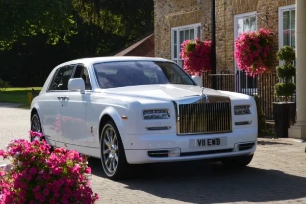 white-modern-rolls-royce-phantom-series-2